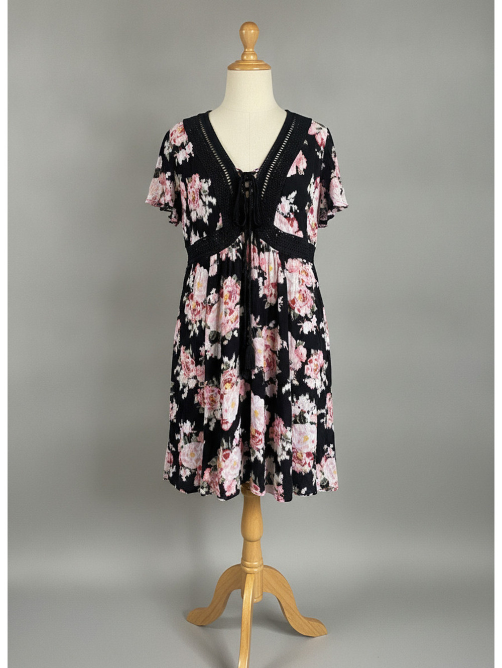 Torrid lace up floral crochet boho midi flutter sleeve black pink floral dress 2